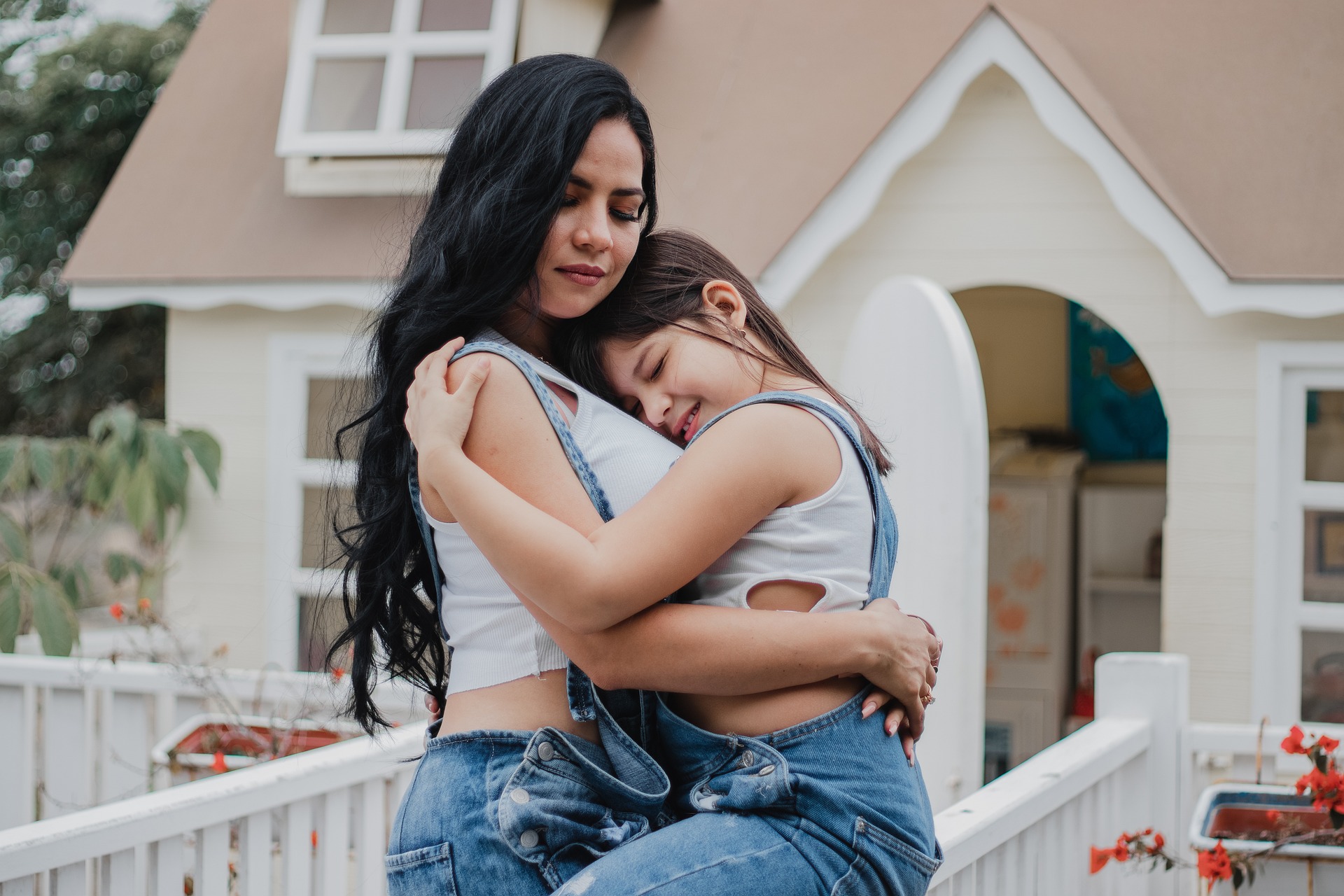 How to Help Your Teen Adjust to a New Home After Moving