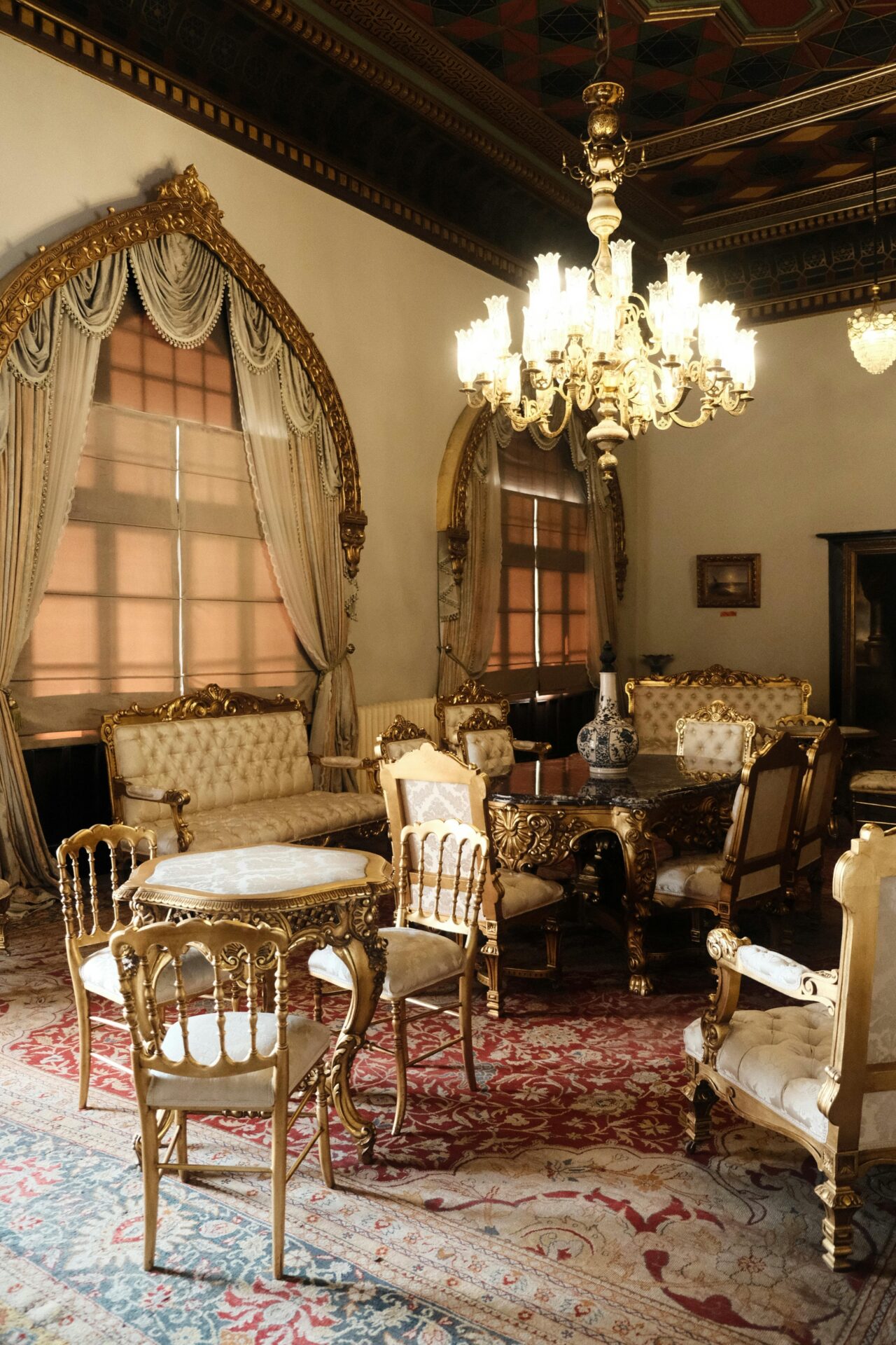 The Do’s and Don’ts of Moving Specialty Items Like Pianos or Antiques
