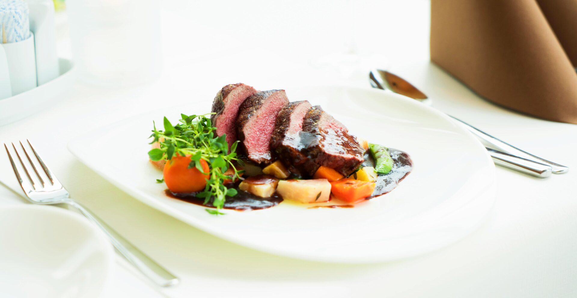 Top Restaurants and Cafes in Washington, DC: A Guide for New Residents