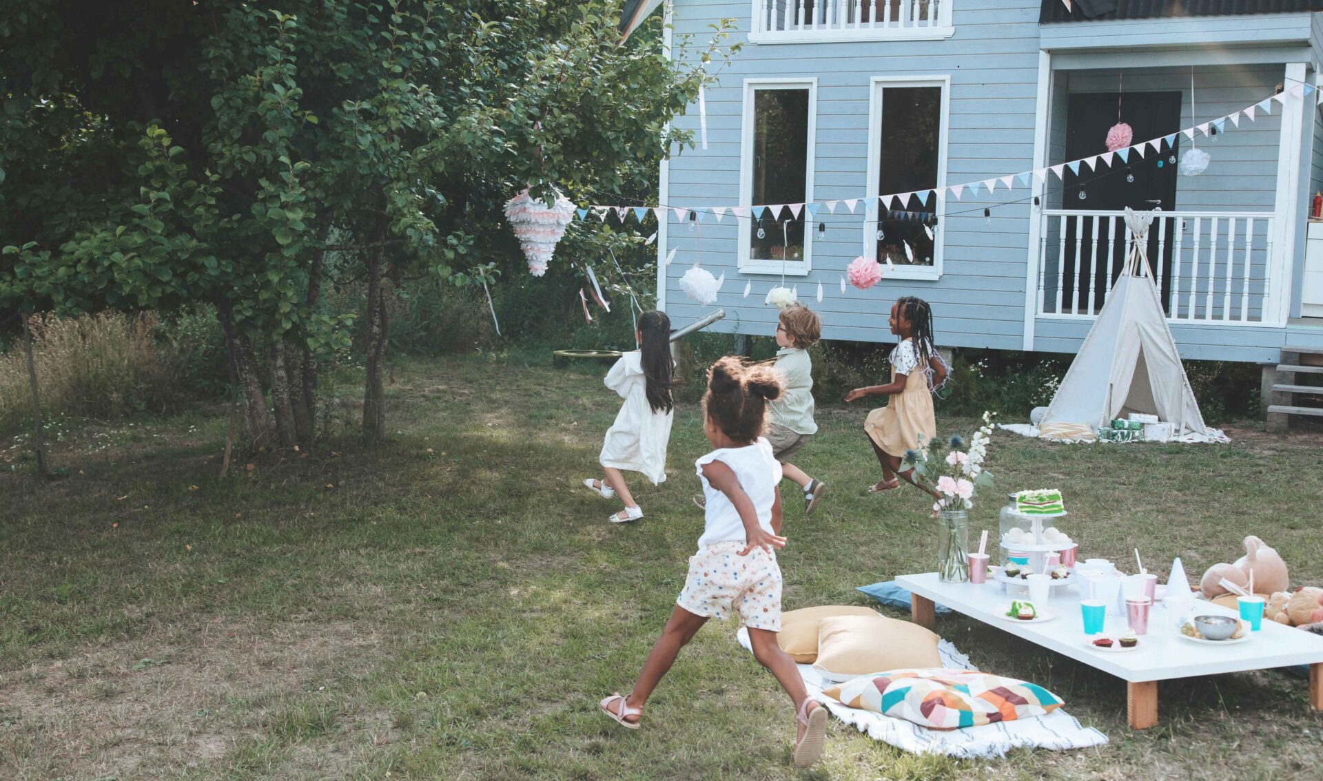 Backyard Party Setup After Moving: Easy Summer Ideas