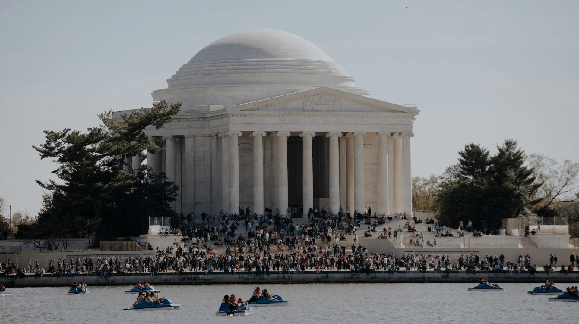 How to Avoid D.C. Tourists During Your Summer Move | Tips for a Smooth Relocation